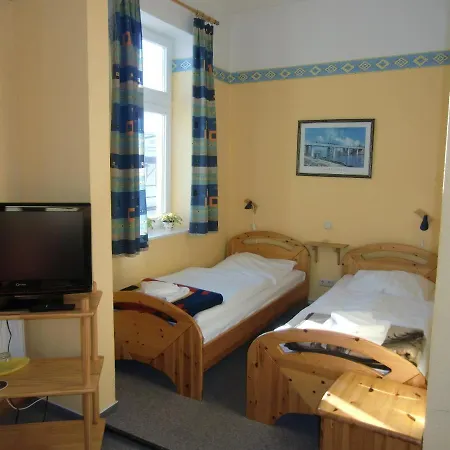 Haus Edelweiss Гостевой дом Остзебад Бинц